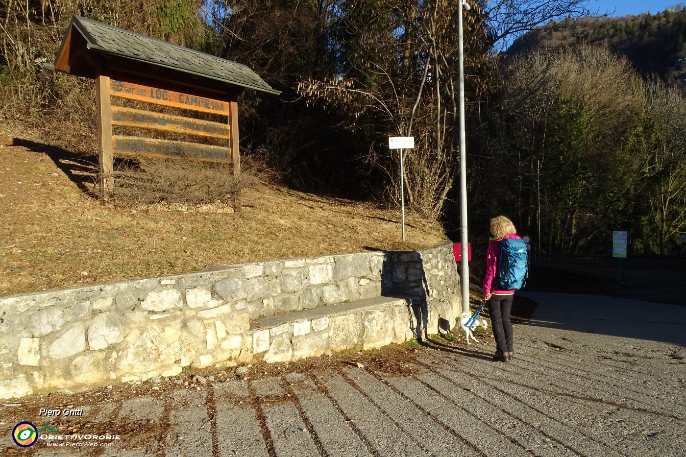 12 Partiamo al termine di via Campella di Parre (680 m).JPG